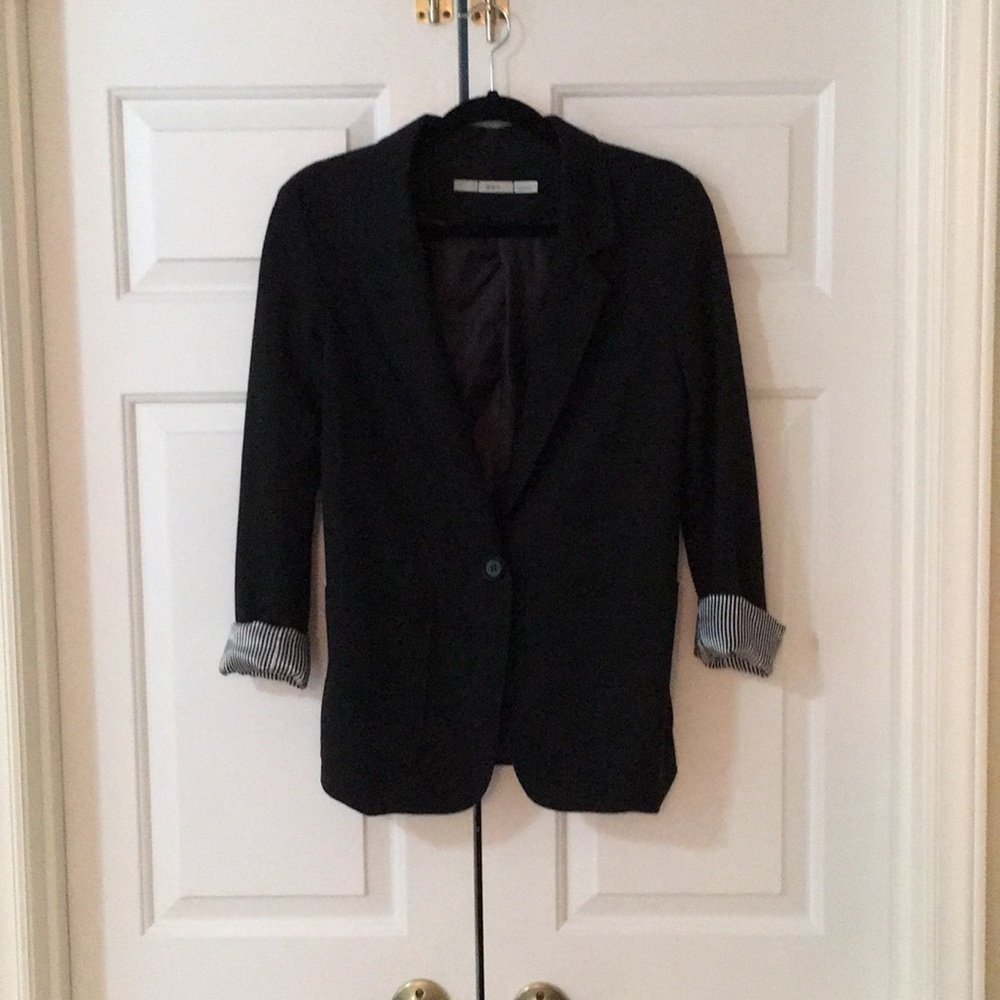 Casual black blazer